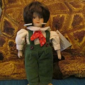 Meet your Posher, Lenora